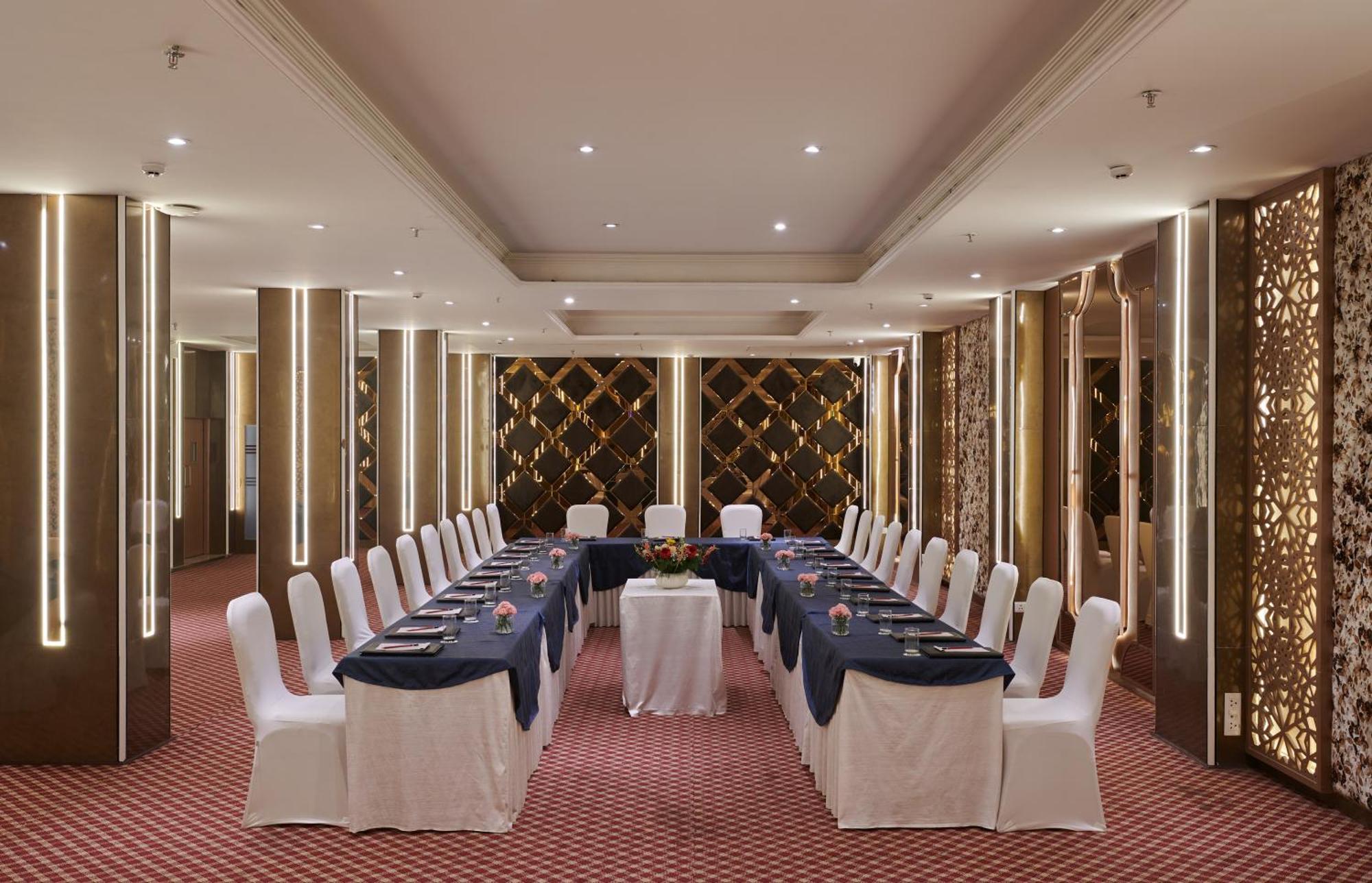 Deventure Sarovar Portico Patel Nagar New Delhi Exterior photo