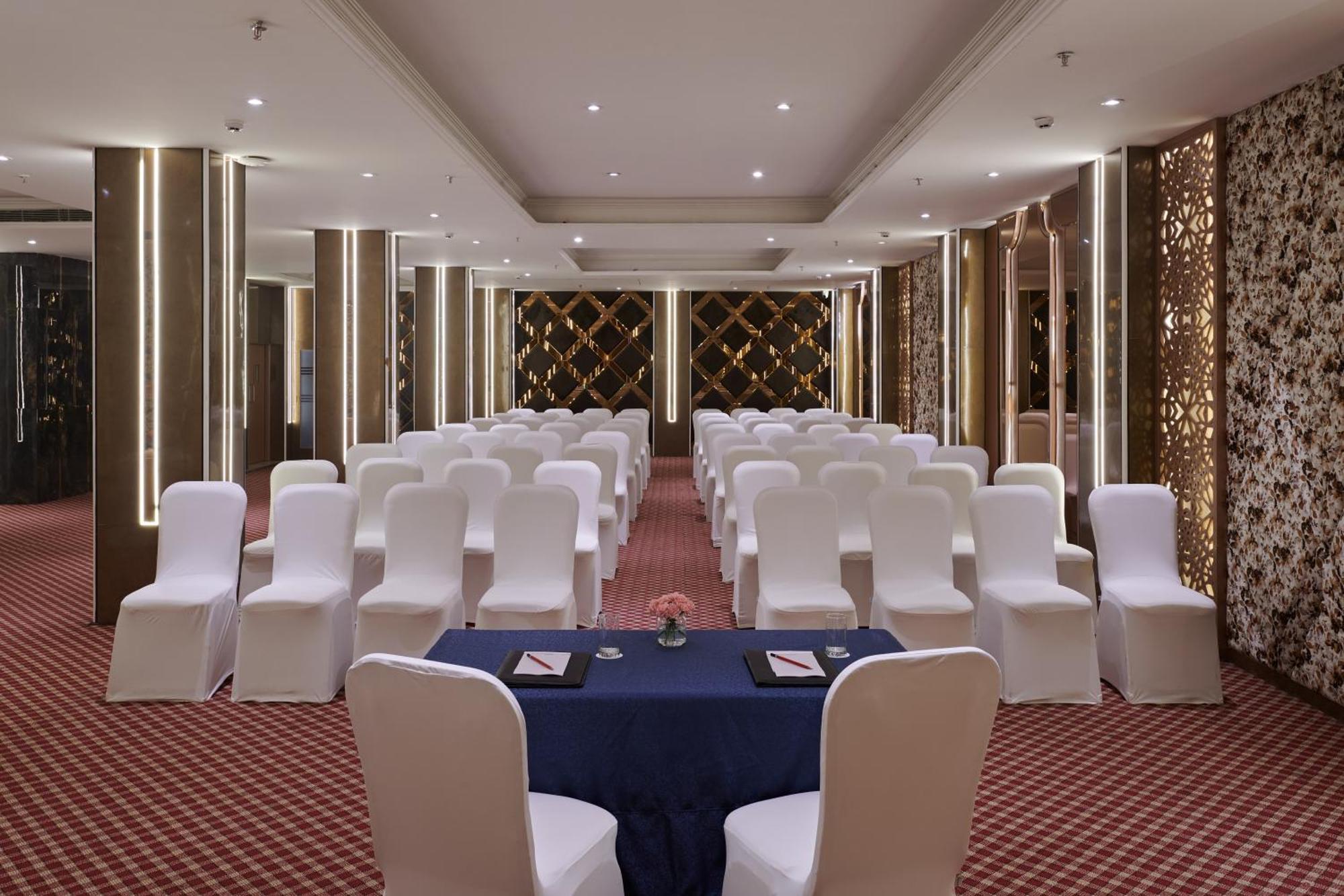 Deventure Sarovar Portico Patel Nagar New Delhi Exterior photo