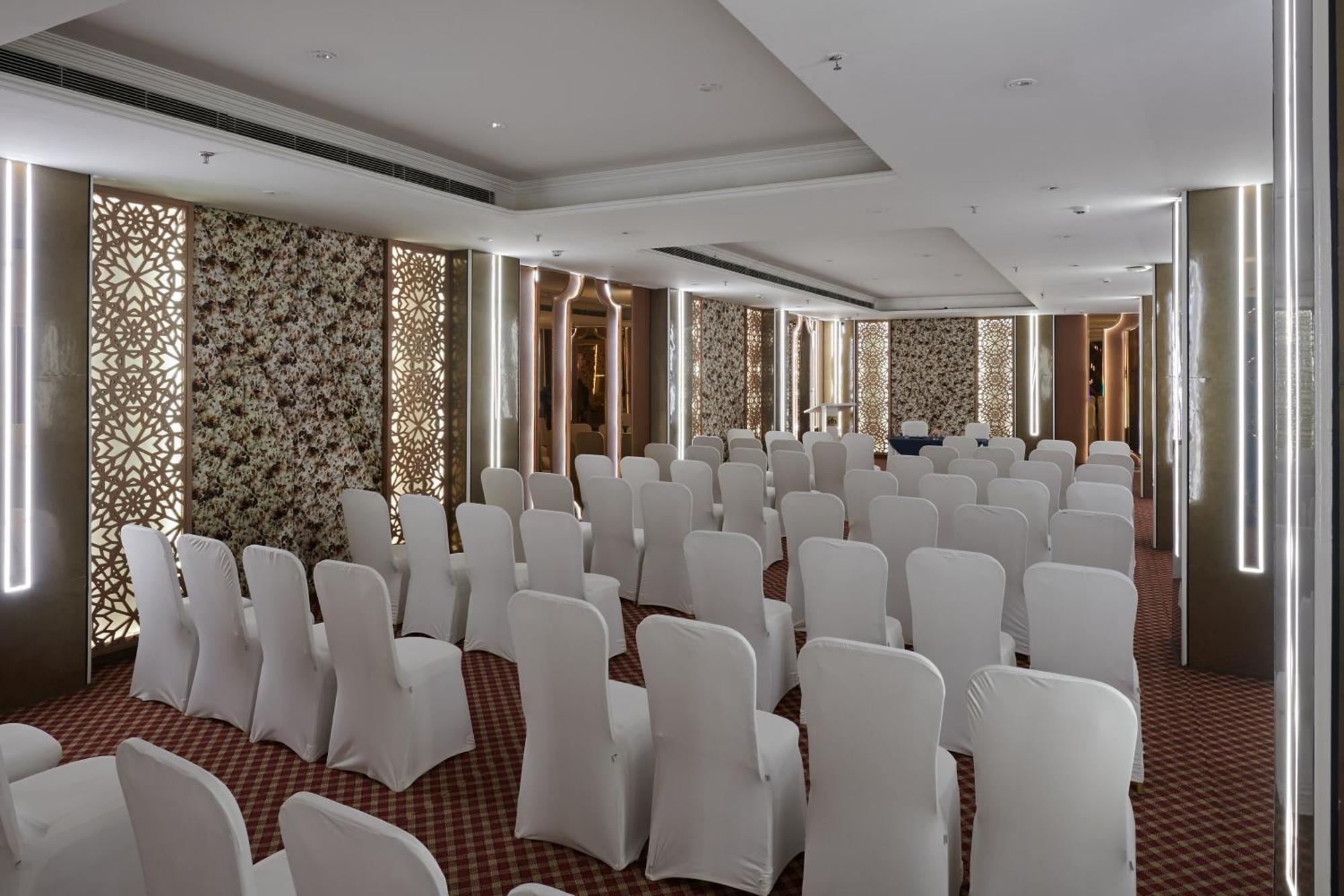Deventure Sarovar Portico Patel Nagar New Delhi Exterior photo